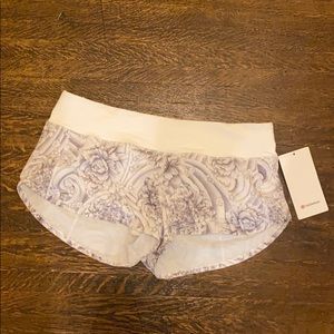 NWT Lululemon Speed Up Short 2.5”